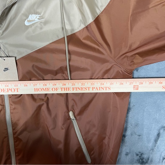 NWT Nike Men’s L Full Zip Brown Tan Windrunner Windbreaker Hooded Jacket Vented - Picture 7 of 16